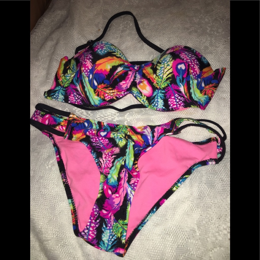 Two piece bathing suit bikini set